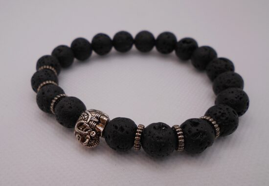 Lavas rokassprādze ar sudraba krāsas  zilonīti un starplikām (17-18 cm)