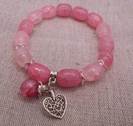 Zemeņu (rozā) kvarca rokassprādze ar piekariņiem (17-18 cm)