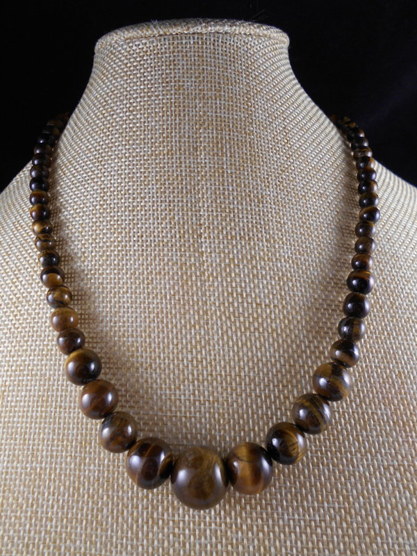 Tīģeracs pērlīšu kaklarota no dažāda izmēra pērlītēm