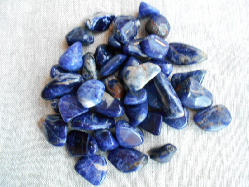 Zilais sodalīts, M izmērs, gludi apstrādāts