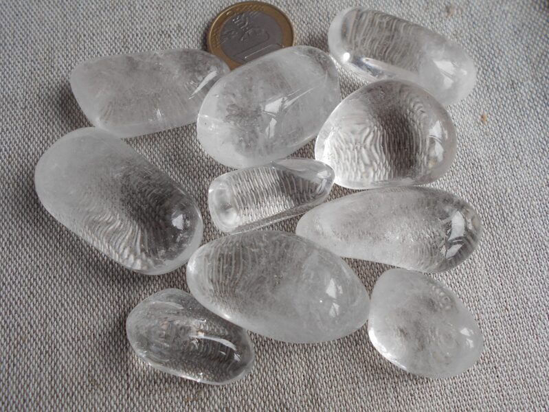 Kalnu kristāls, tīrais kvarcs, gluds, B kvalitātes līm., L izmērs