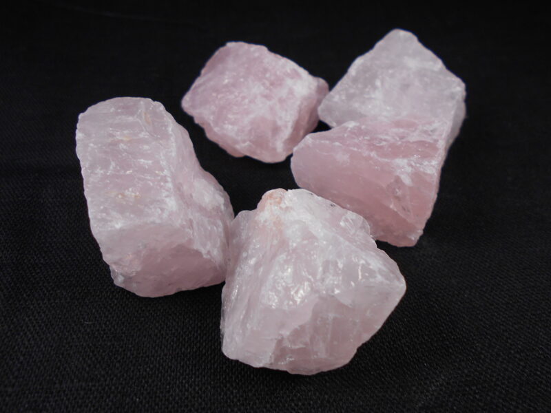 Rozā (rožu) kvarcs, neapstrādāts L izm. (Rose Quartz Rough)