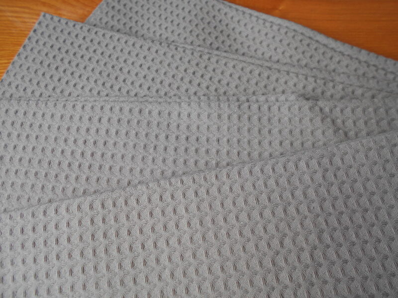 Tumši pelēks kokvilnas vafeļdvielis (50x70 cm)